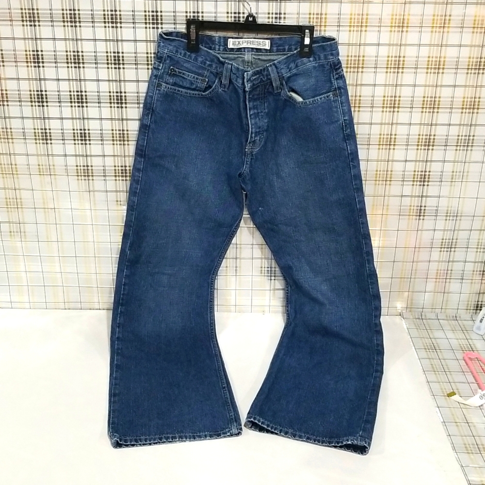 Mens express Jean's 30x30 low rise boot cut Jean's, like new condition